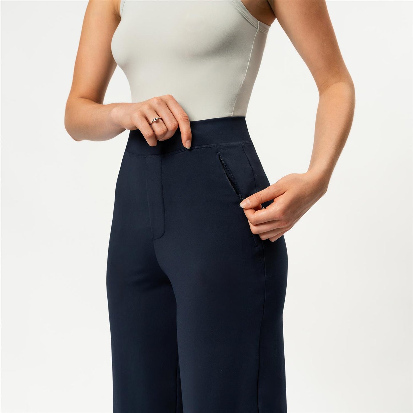 Asana Relaxed Straight Pant - Lengde 30 - Navy