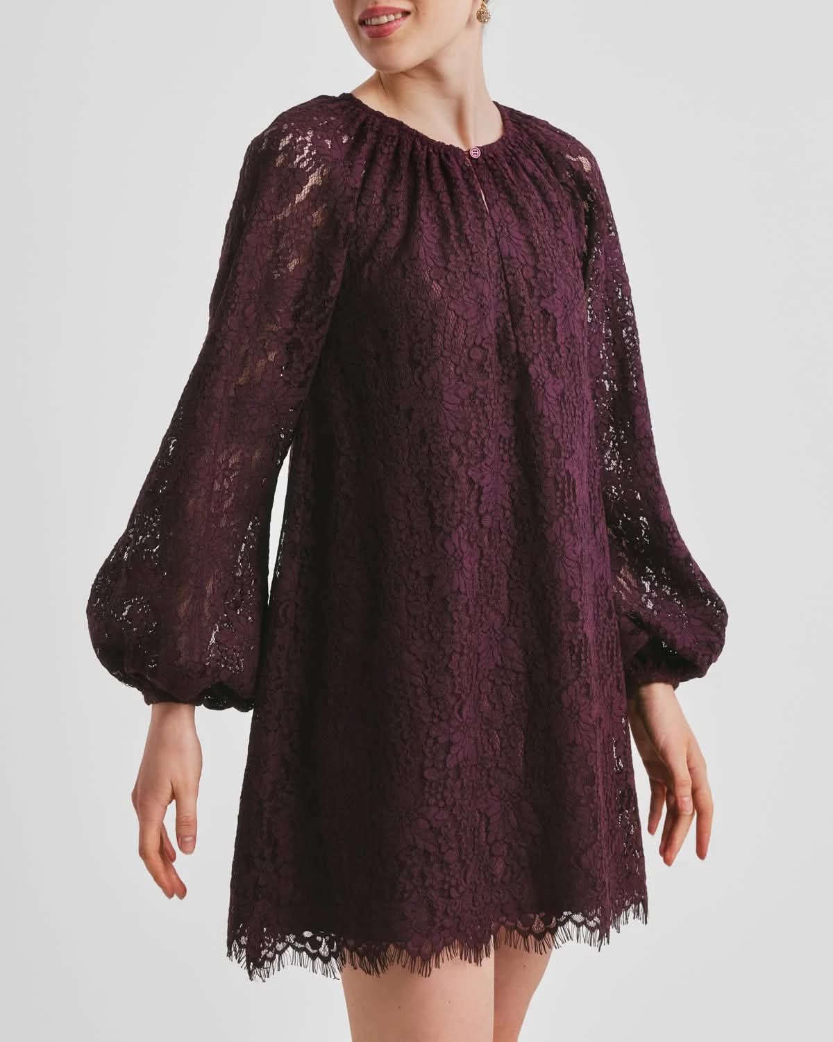 LACE SHIFT DRESS