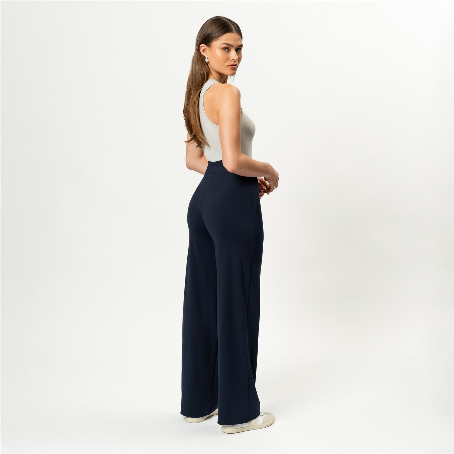 Asana Relaxed Straight Pant - Lengde 30 - Navy