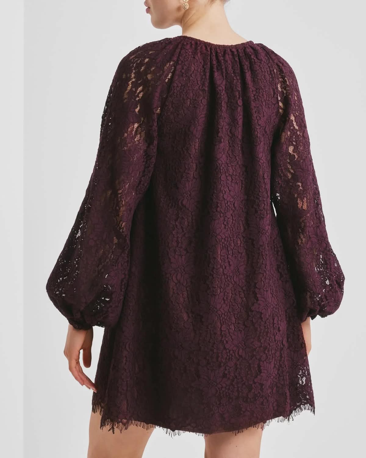 LACE SHIFT DRESS