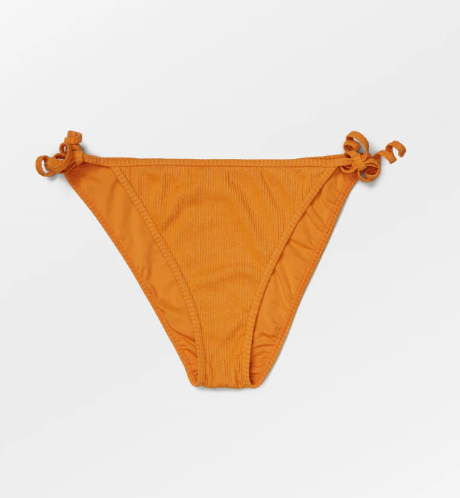 lyx baila bikini tanga