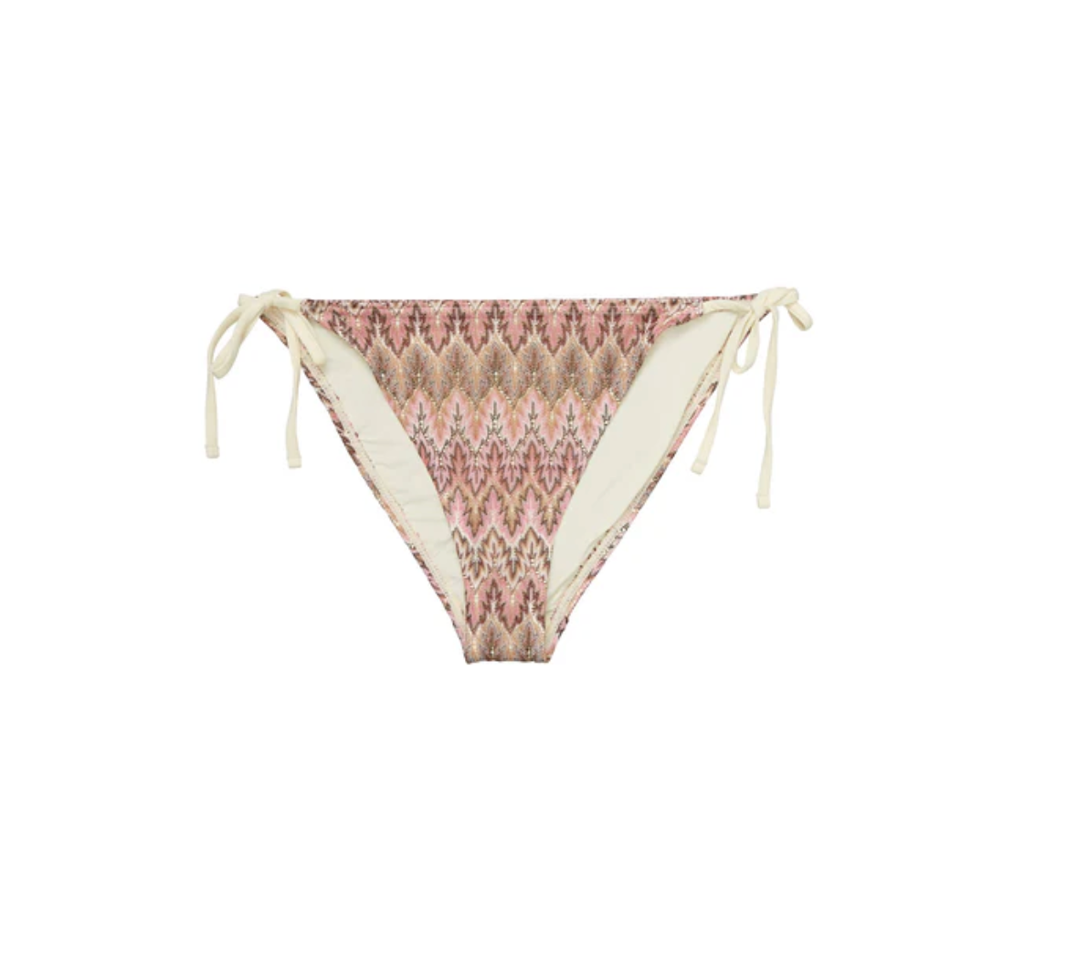 Amber Baila Bikini Tanga