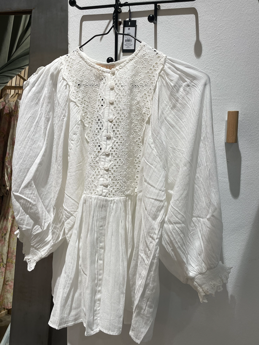 Cotton Slub Embroidery blouse - Perfect white